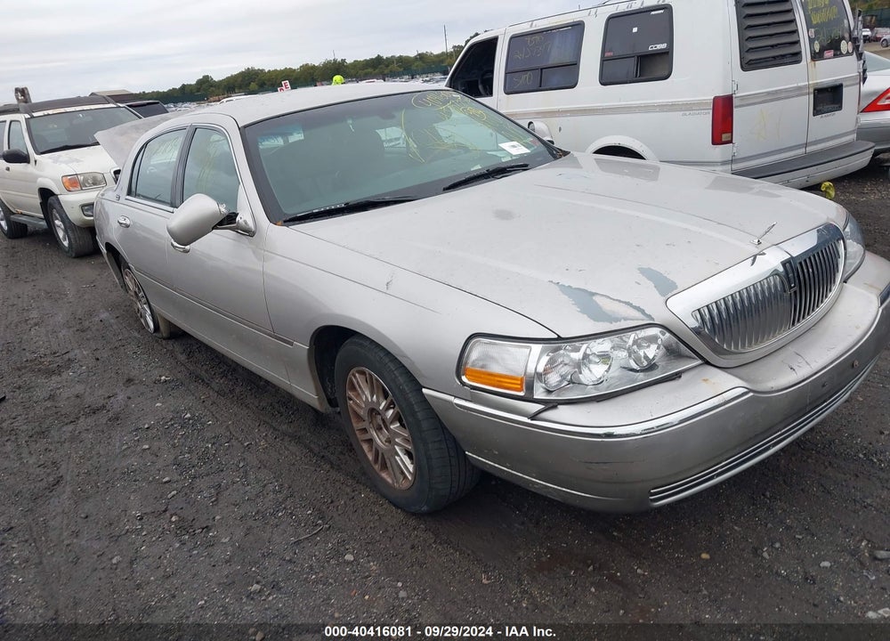 2009 LINCOLN TOWN CAR SIGNATURE LIMITED VIN: 2LNHM82V69X604998