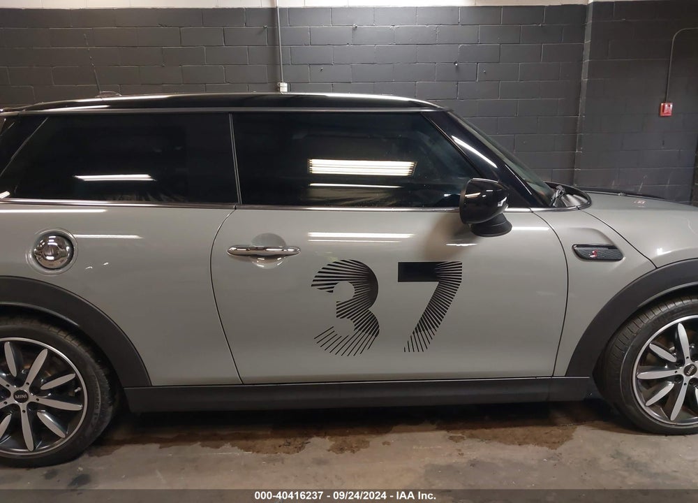 2021 MINI HARDTOP COOPER S VIN: WMWXR5C06M2P01775
