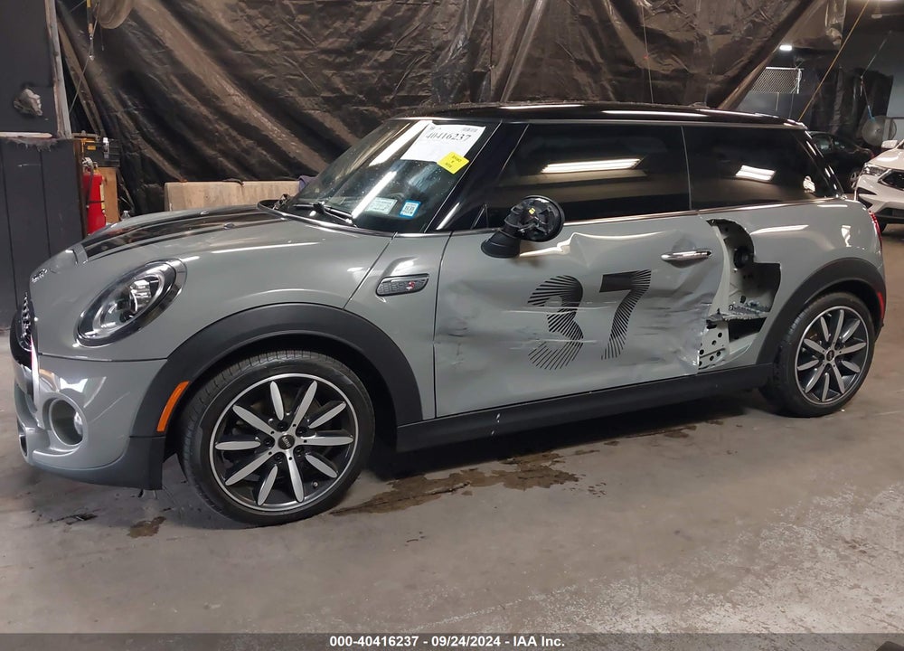 2021 MINI HARDTOP COOPER S VIN: WMWXR5C06M2P01775