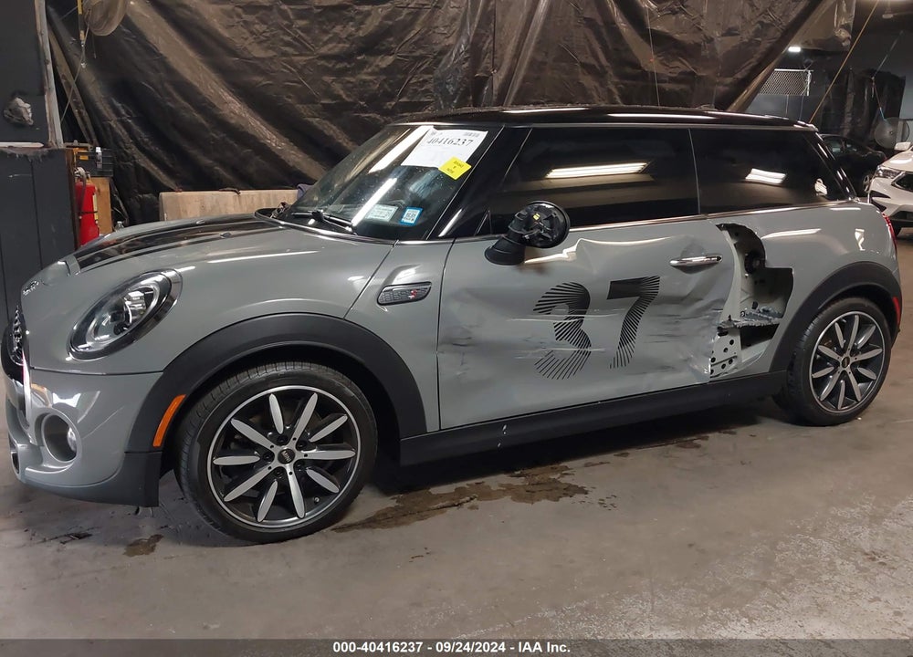 2021 MINI HARDTOP COOPER S VIN: WMWXR5C06M2P01775