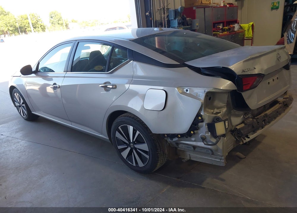2022 NISSAN ALTIMA SV FWD VIN: 1N4BL4DVXNN318673