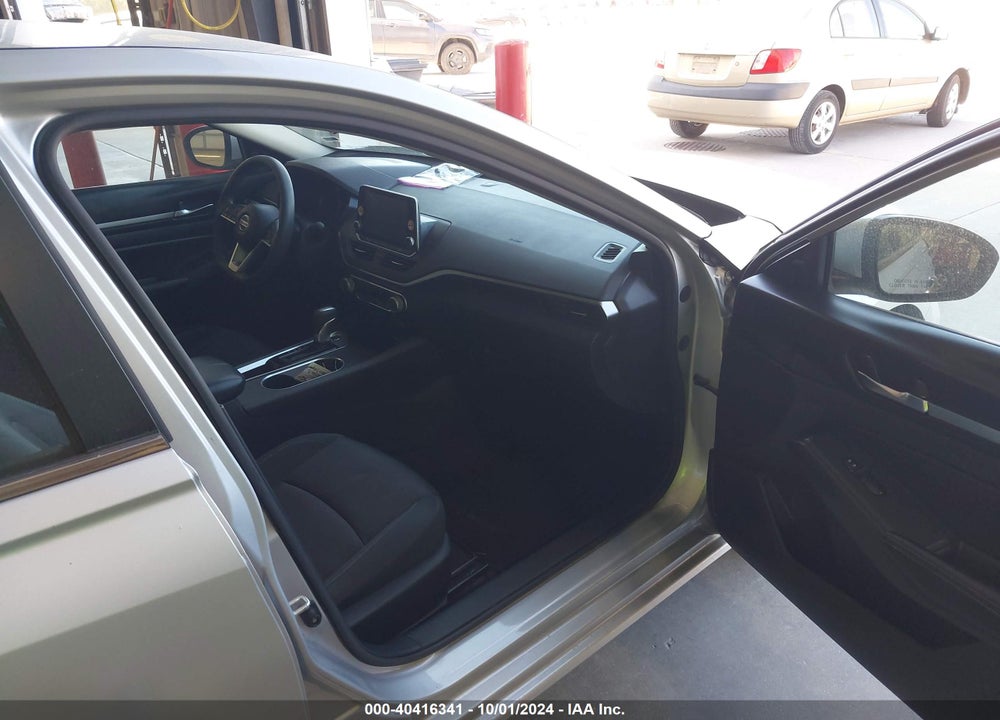 2022 NISSAN ALTIMA SV FWD VIN: 1N4BL4DVXNN318673