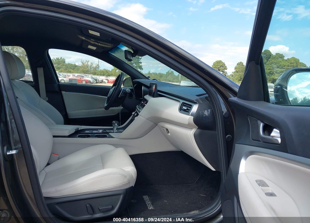 2024 GENESIS G70 2.5T RWD VIN: KMTG34SC7RU142924
