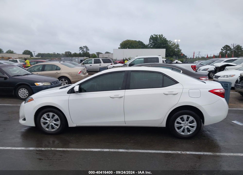 2017 TOYOTA COROLLA L VIN: 5YFBURHE2HP667557