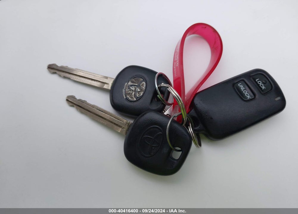 2017 TOYOTA COROLLA L VIN: 5YFBURHE2HP667557