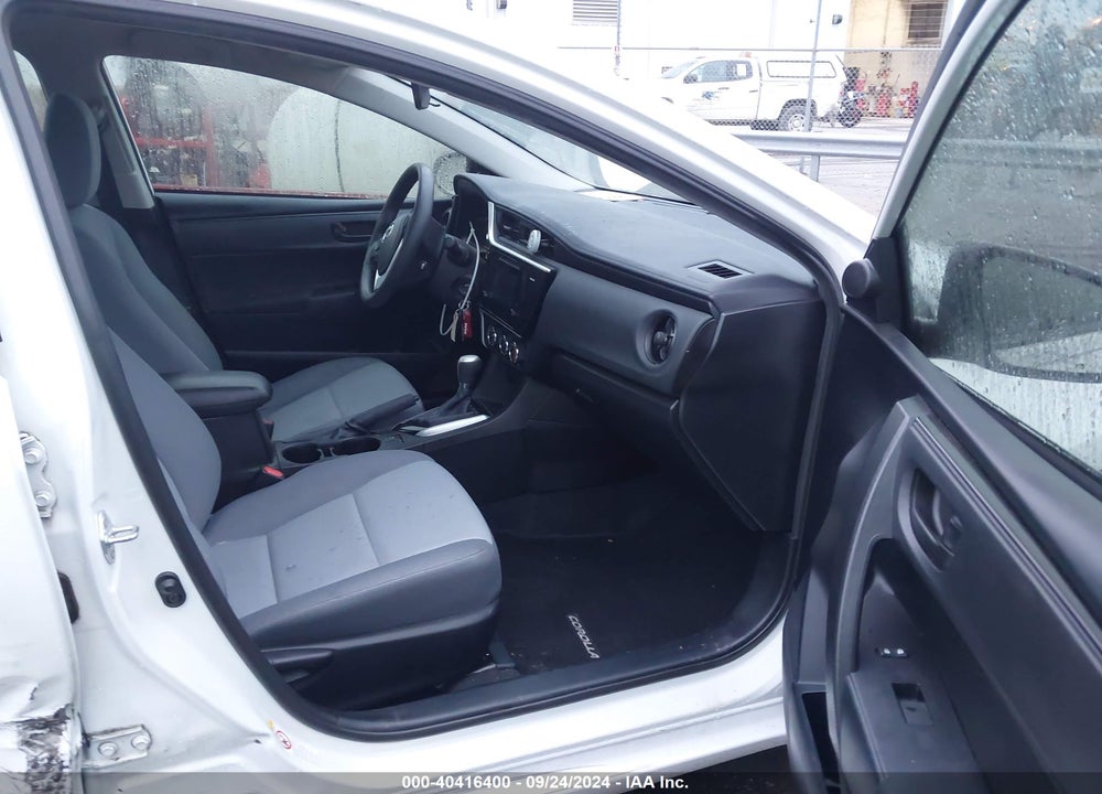 2017 TOYOTA COROLLA L VIN: 5YFBURHE2HP667557
