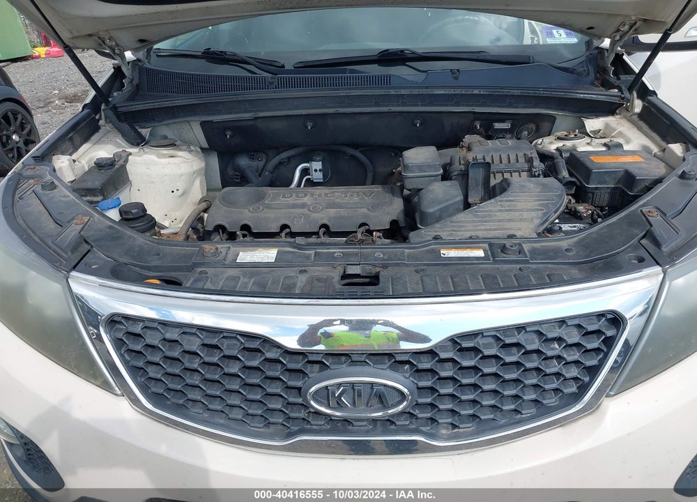 2011 KIA SORENTO LX VIN: 5XYKTDA13BG141169