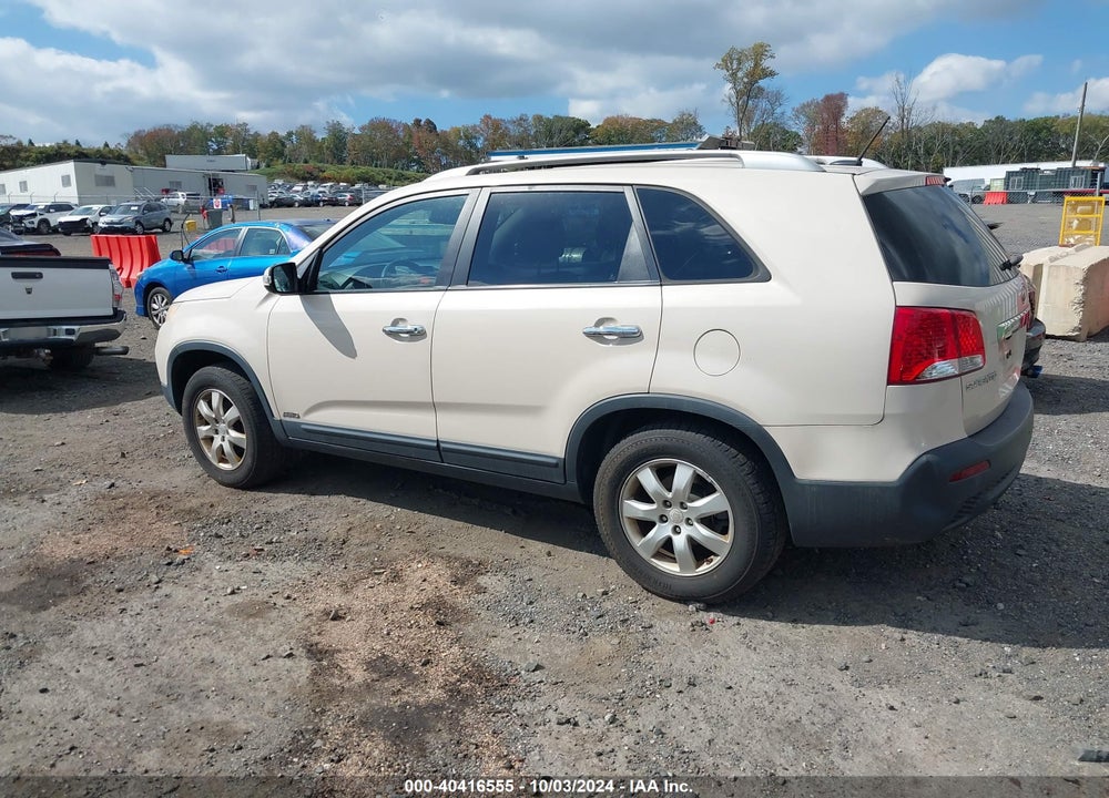 2011 KIA SORENTO LX VIN: 5XYKTDA13BG141169