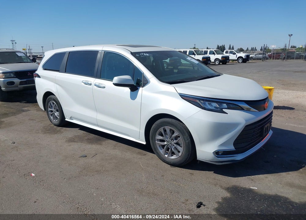 2023 TOYOTA SIENNA XLE VIN: 5TDYRKEC5PS140866