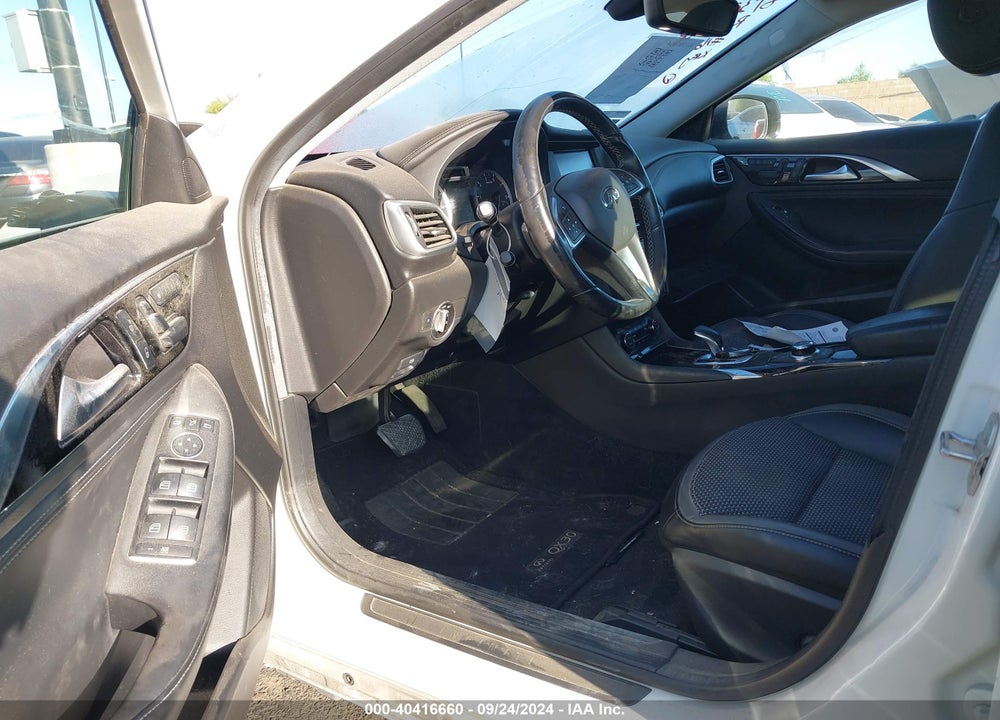 2019 INFINITI QX30 LUXE VIN: SJKCH5CP9KA009866