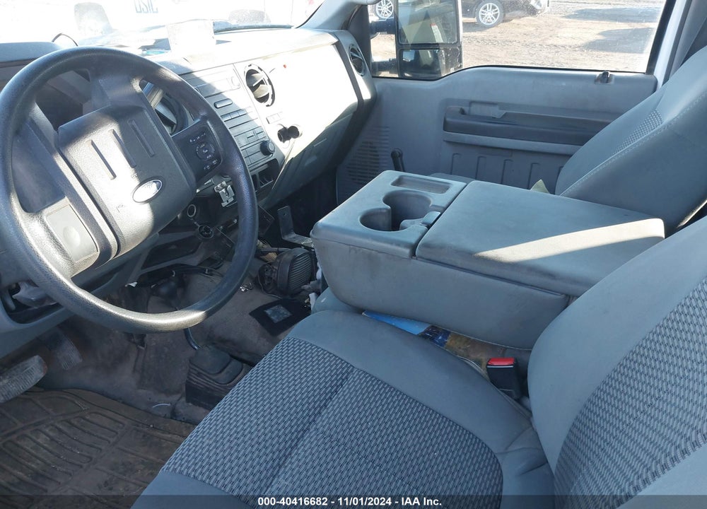 2011 FORD F-250 XL VIN: 1FT7W2B65BEC07984