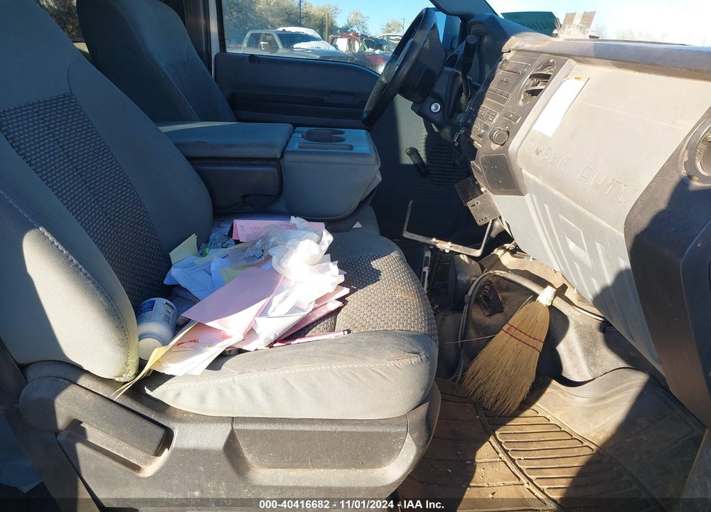 2011 FORD F-250 XL VIN: 1FT7W2B65BEC07984