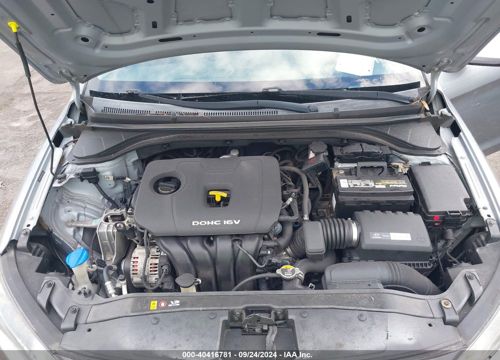 2017 HYUNDAI ELANTRA VIN: 5NPD74LF9HH143709