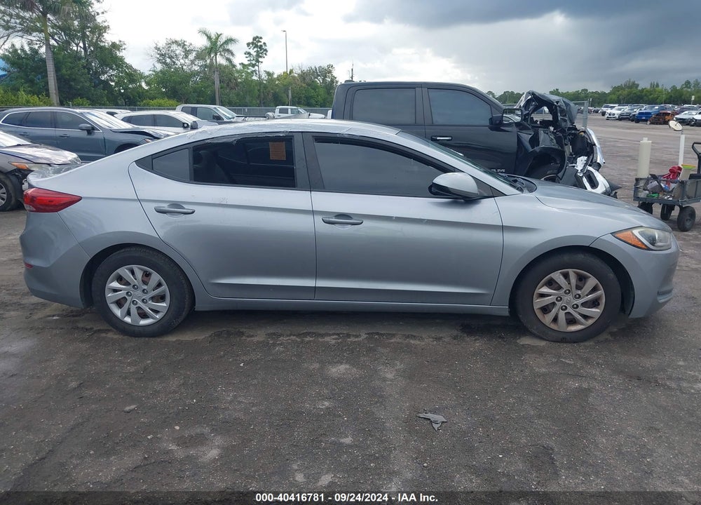 2017 HYUNDAI ELANTRA VIN: 5NPD74LF9HH143709
