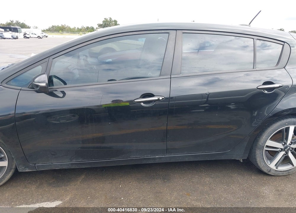 2017 KIA FORTE EX VIN: KNAFX5A89H5672948