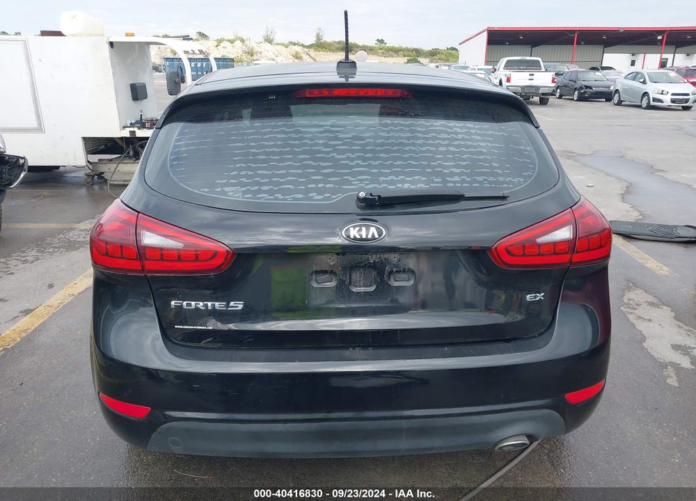 2017 KIA FORTE EX VIN: KNAFX5A89H5672948