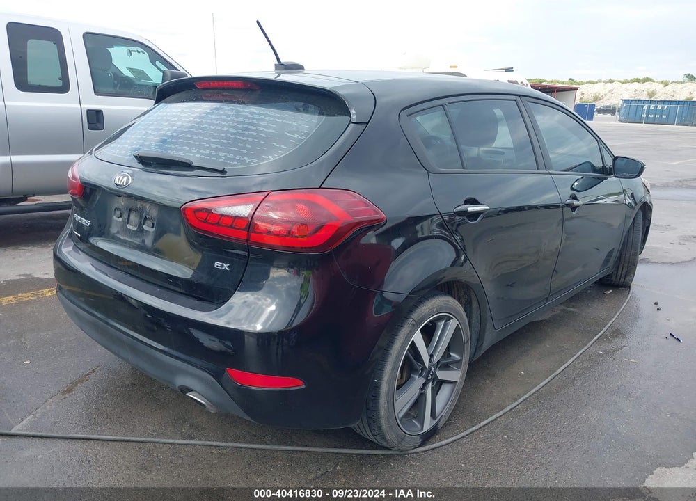 2017 KIA FORTE EX VIN: KNAFX5A89H5672948