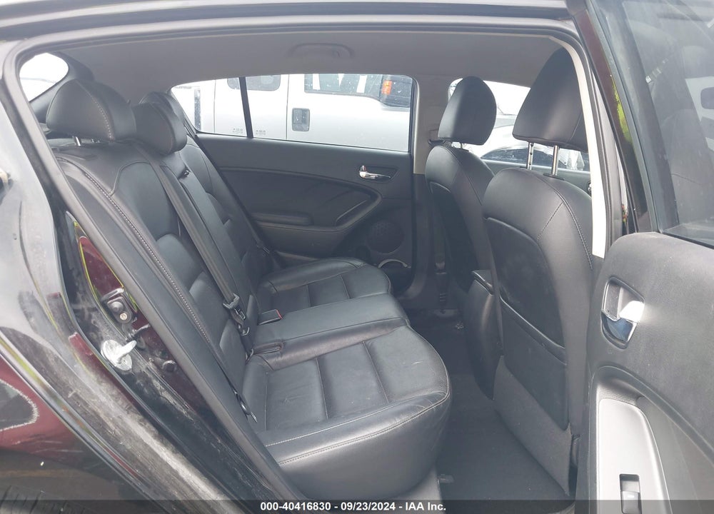 2017 KIA FORTE EX VIN: KNAFX5A89H5672948
