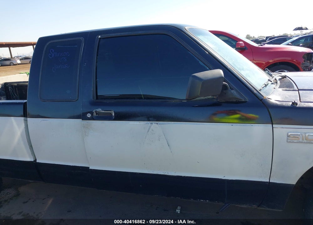 1988 CHEVROLET S TRUCK S10 VIN: 1GCBS19R1J8168789
