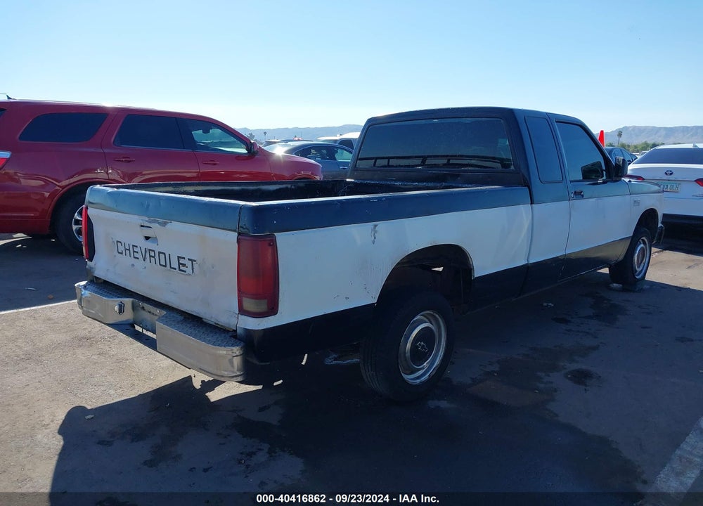 1988 CHEVROLET S TRUCK S10 VIN: 1GCBS19R1J8168789