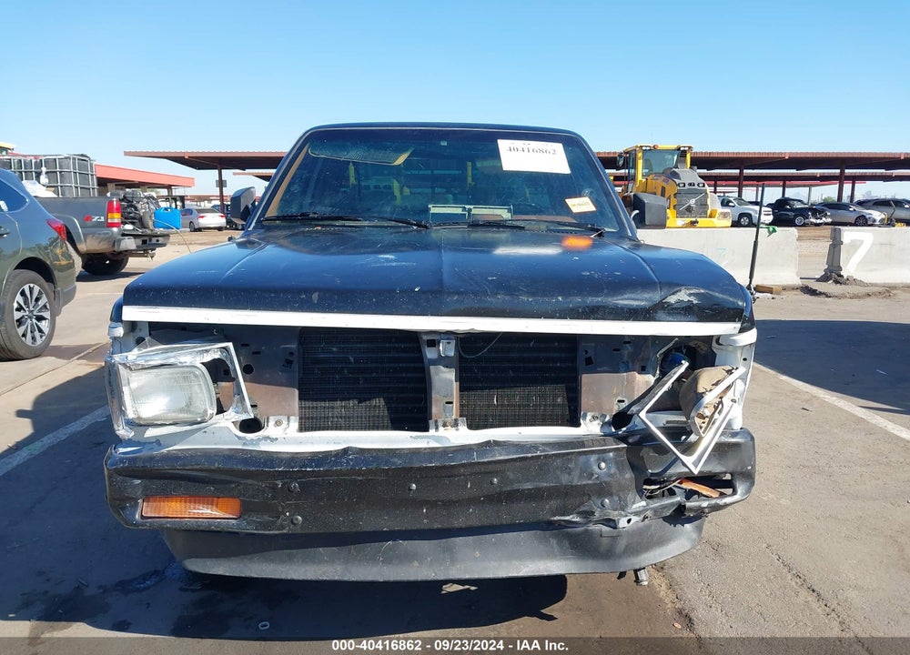 1988 CHEVROLET S TRUCK S10 VIN: 1GCBS19R1J8168789