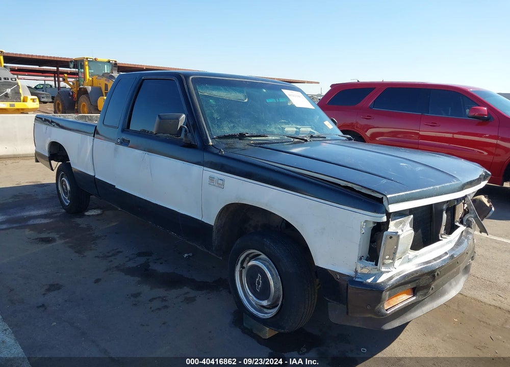 1988 CHEVROLET S TRUCK S10 VIN: 1GCBS19R1J8168789