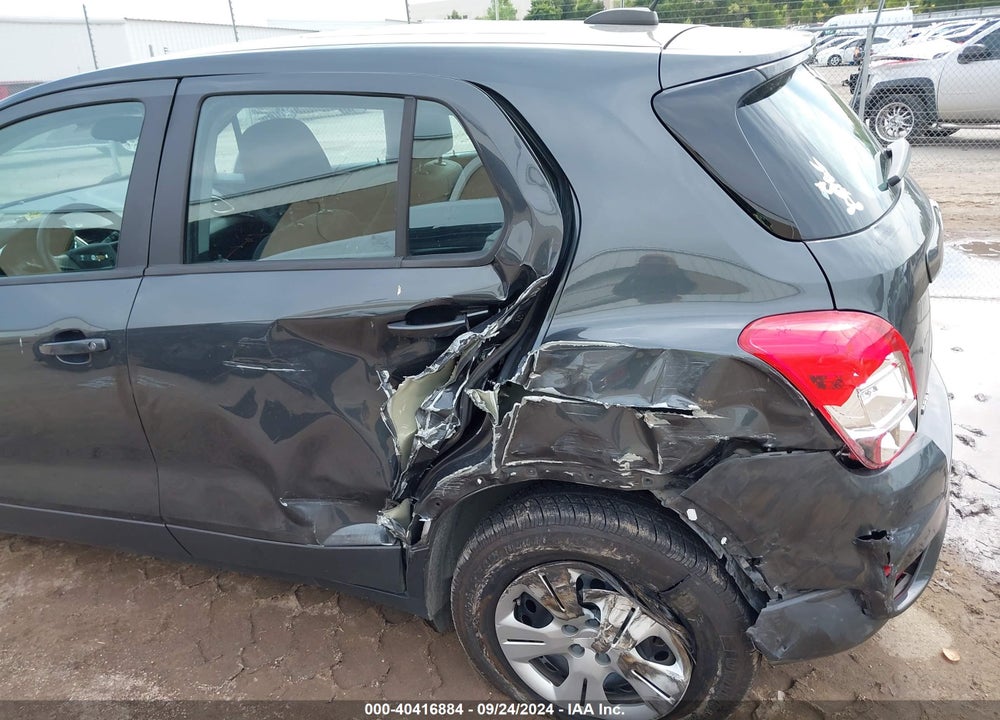 2019 CHEVROLET TRAX LS VIN: 3GNCJKSB8KL107668