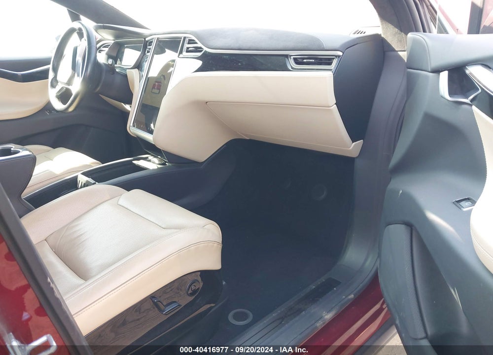 2016 TESLA MODEL X VIN: 5YJXCAE43GFS00583