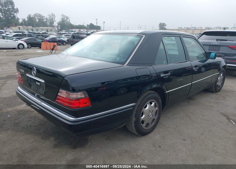 1995 MERCEDES-BENZ E 320 BASE/320 SPECIAL VIN: WDBEA32E7SC188464