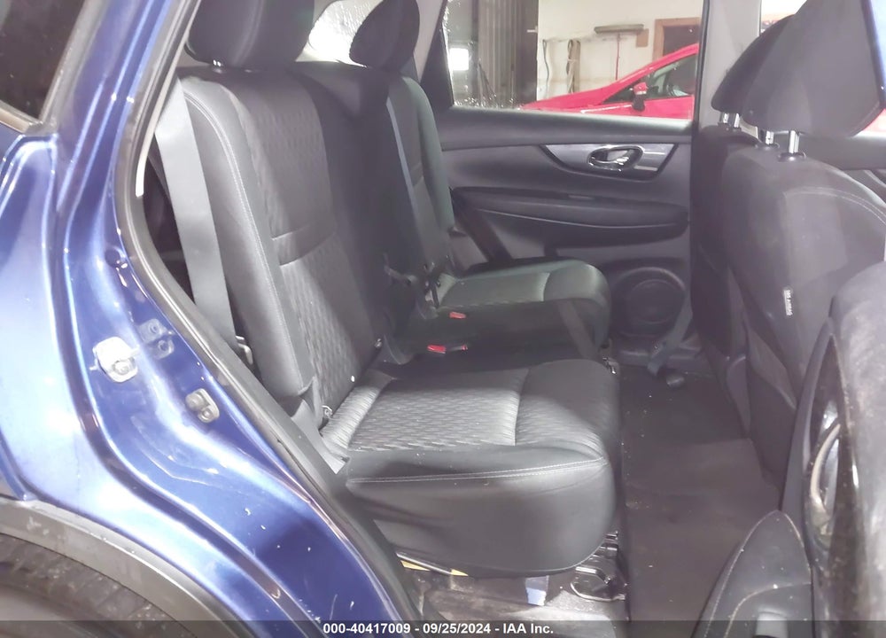 2018 NISSAN ROGUE SV VIN: KNMAT2MT1JP550957