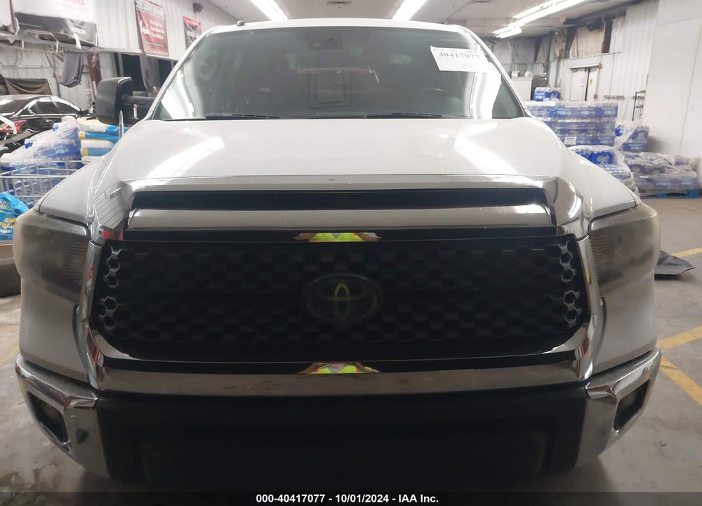 2018 TOYOTA TUNDRA SR5 5.7L V8 VIN: 5TFDY5F13JX686390