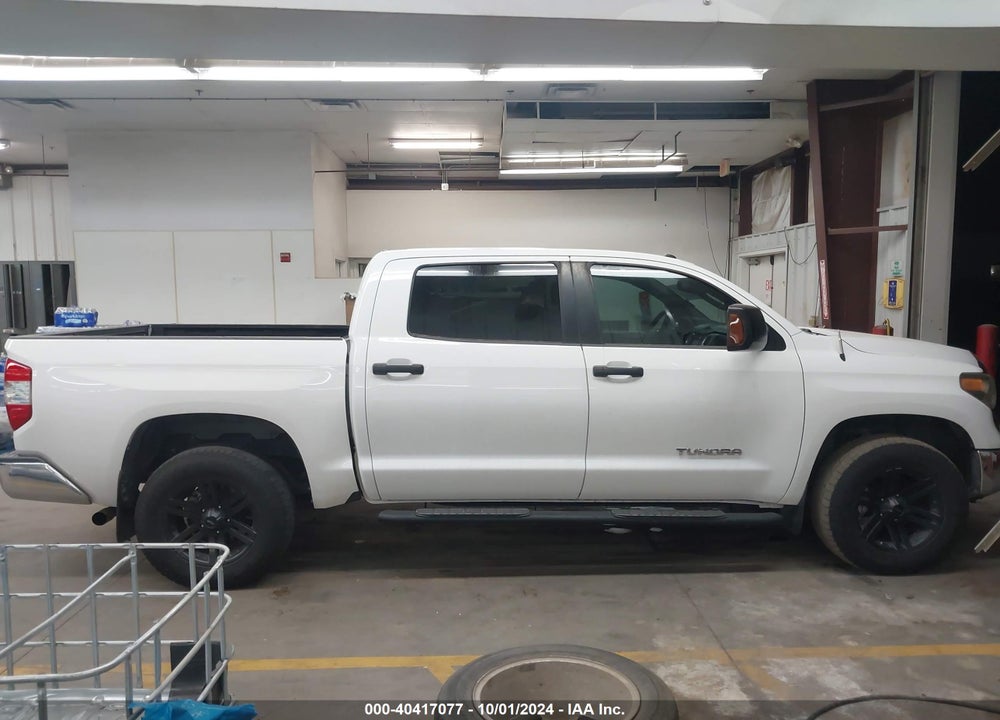 2018 TOYOTA TUNDRA SR5 5.7L V8 VIN: 5TFDY5F13JX686390