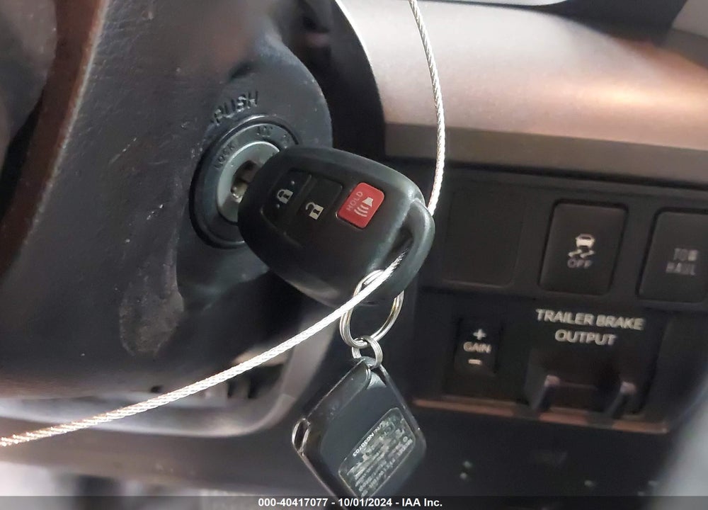 2018 TOYOTA TUNDRA SR5 5.7L V8 VIN: 5TFDY5F13JX686390
