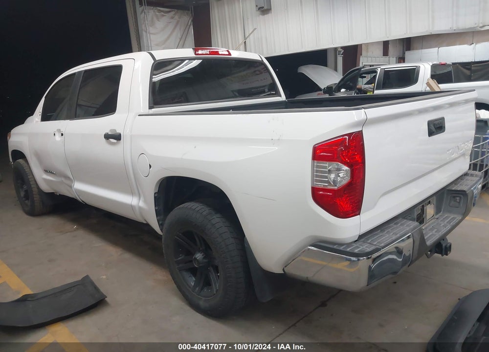 2018 TOYOTA TUNDRA SR5 5.7L V8 VIN: 5TFDY5F13JX686390