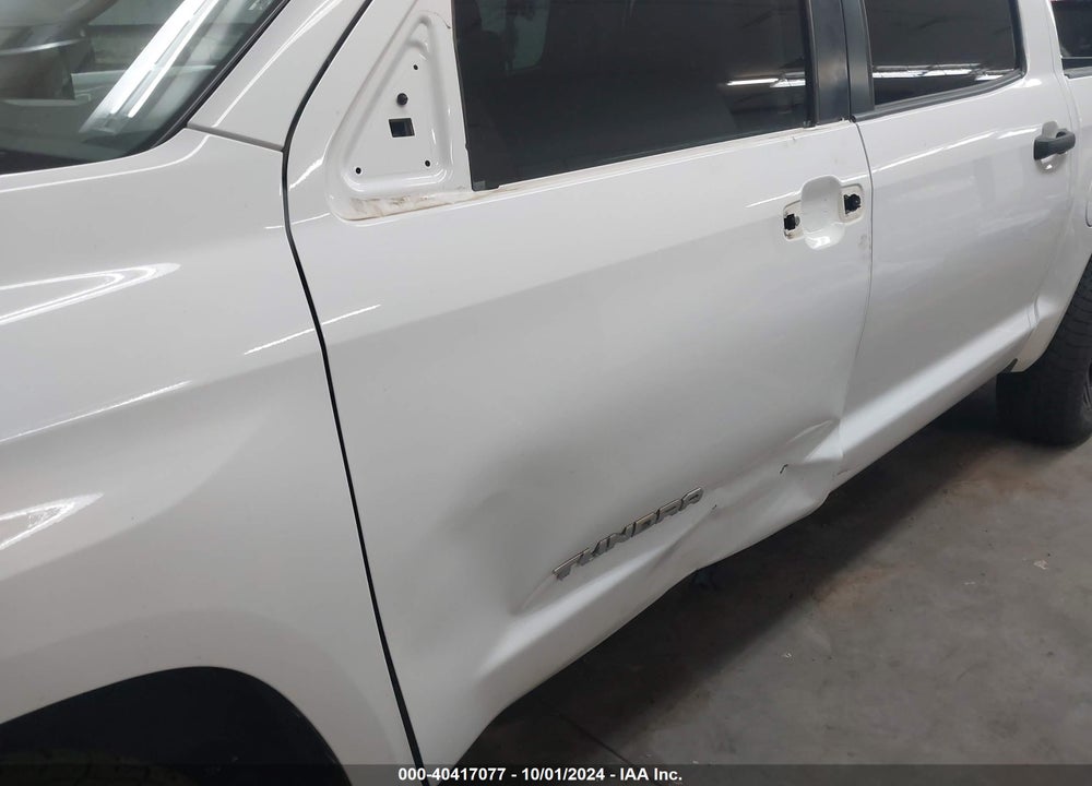 2018 TOYOTA TUNDRA SR5 5.7L V8 VIN: 5TFDY5F13JX686390