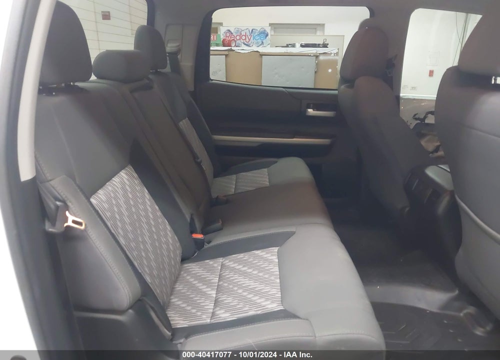 2018 TOYOTA TUNDRA SR5 5.7L V8 VIN: 5TFDY5F13JX686390
