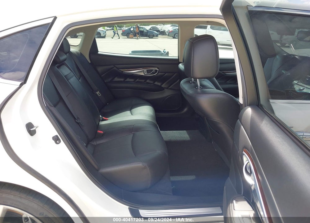 2019 INFINITI Q70L 3.7 LUXE VIN: JN1BY1PP2KM685532