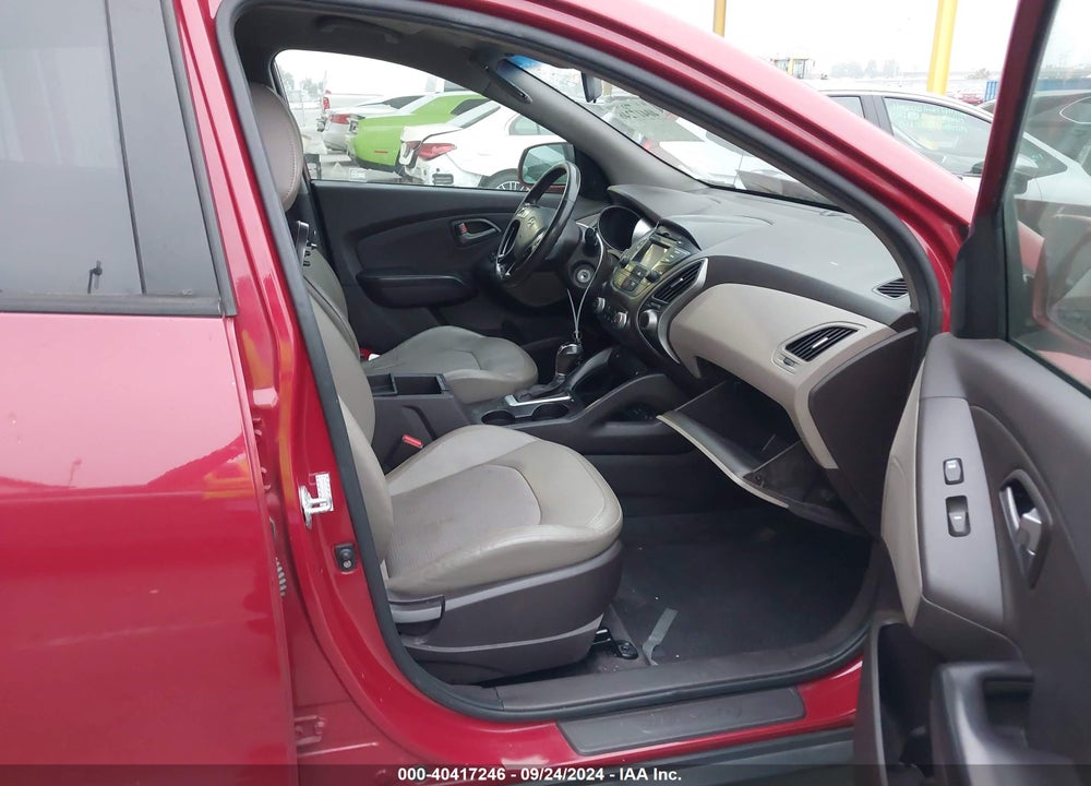 2015 HYUNDAI TUCSON SE VIN: KM8JUCAG6FU111199