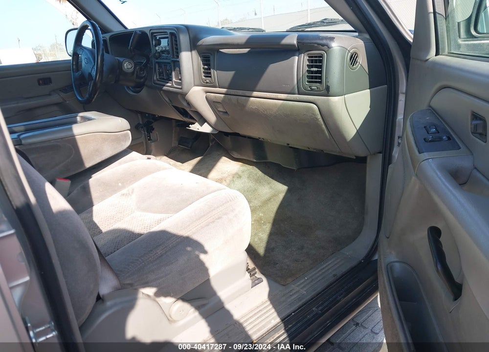 2005 CHEVROLET SUBURBAN 1500 LS VIN: 3GNEC16Z15G294995