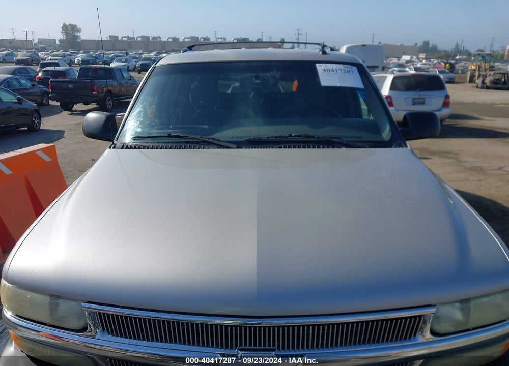 2005 CHEVROLET SUBURBAN 1500 LS VIN: 3GNEC16Z15G294995