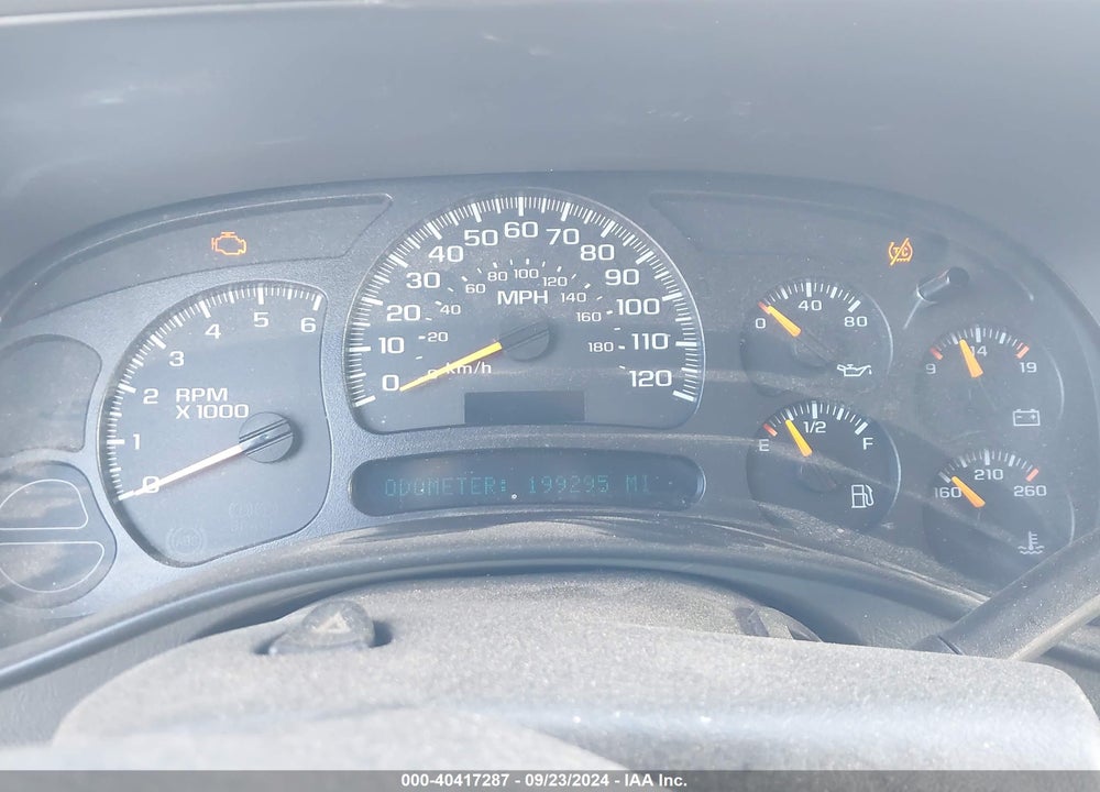 2005 CHEVROLET SUBURBAN 1500 LS VIN: 3GNEC16Z15G294995
