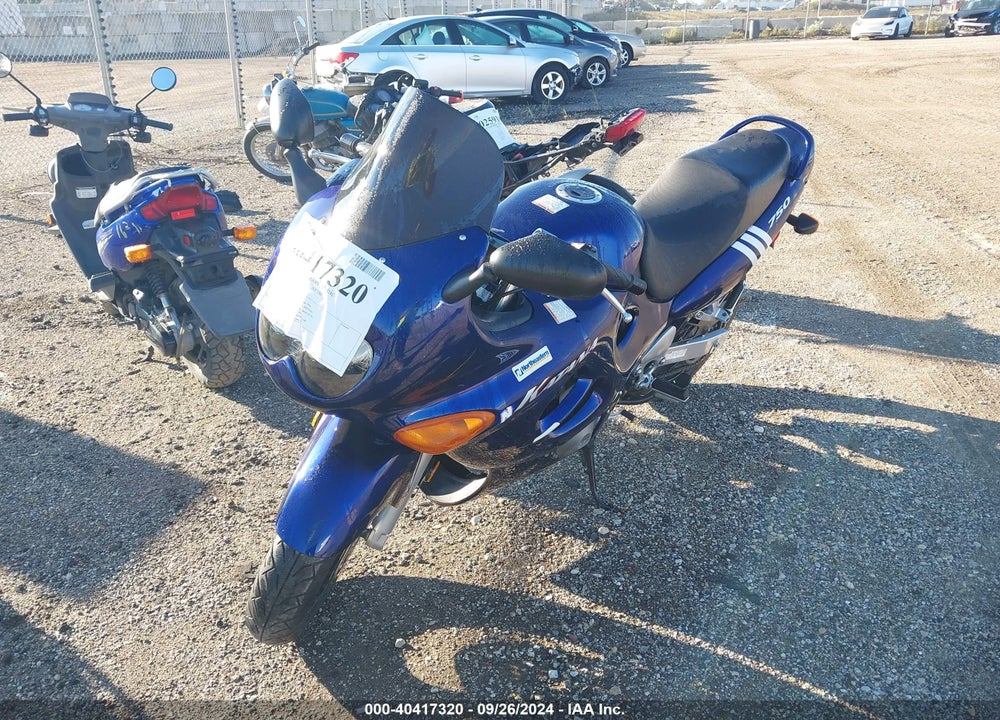 2004 SUZUKI GSX750 F VIN: JS1GR7GA942100923