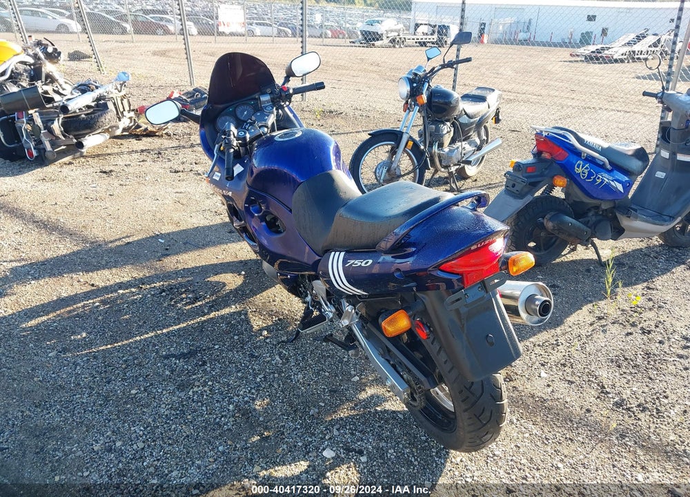 2004 SUZUKI GSX750 F VIN: JS1GR7GA942100923