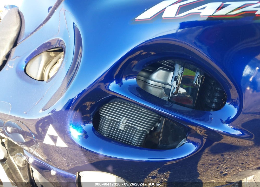 2004 SUZUKI GSX750 F VIN: JS1GR7GA942100923