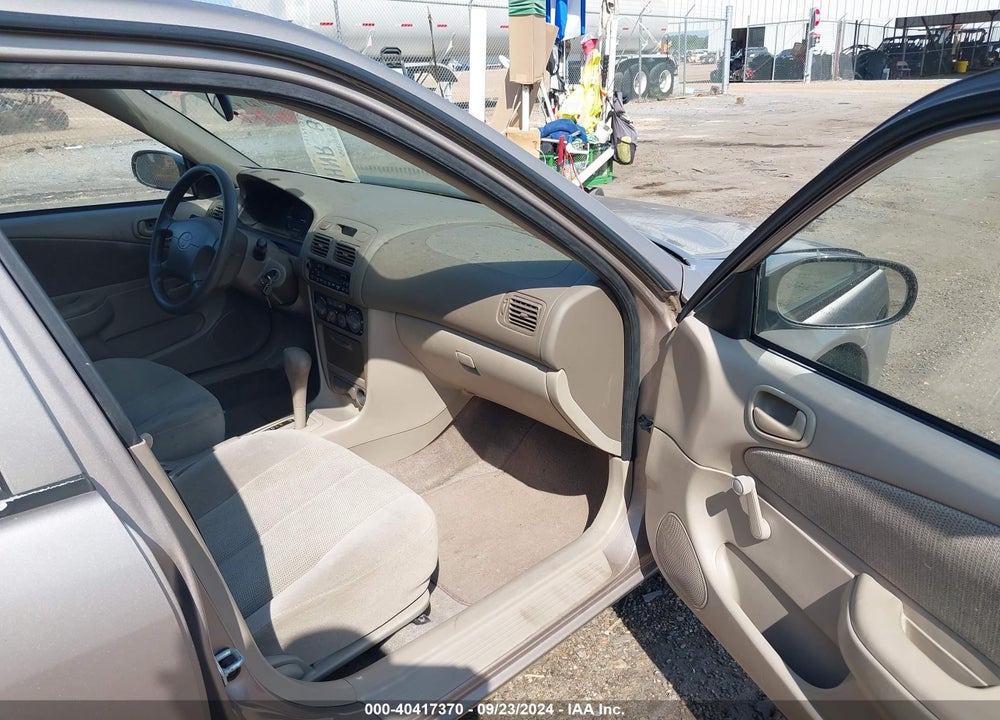 2001 TOYOTA COROLLA CE VIN: 2T1BR12E01C402881