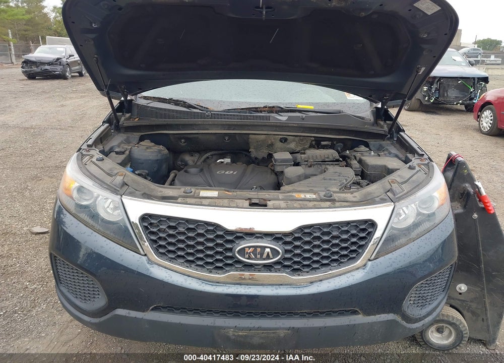 2013 KIA SORENTO LX VIN: 5XYKTCA63DG385364