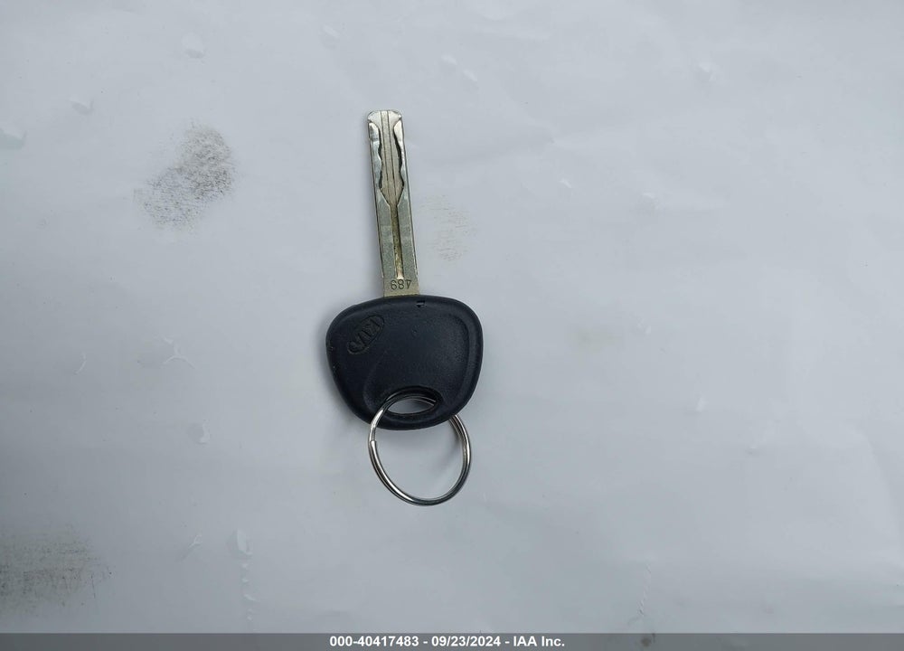 2013 KIA SORENTO LX VIN: 5XYKTCA63DG385364