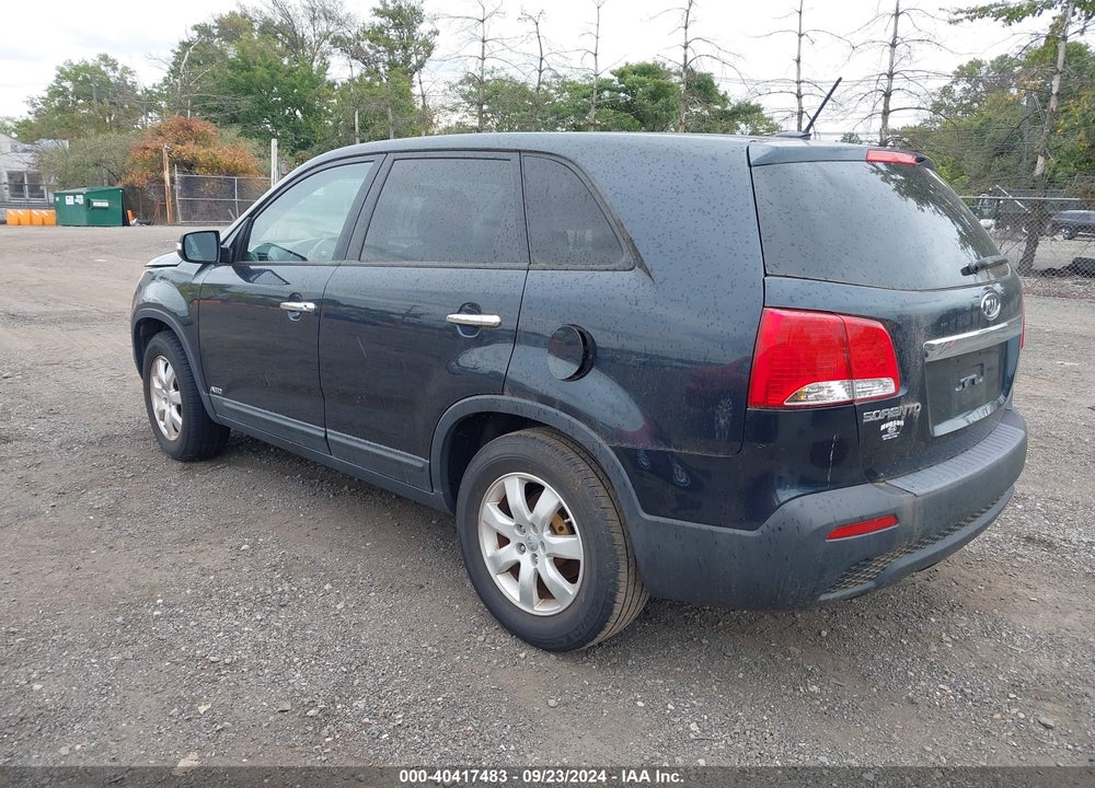 2013 KIA SORENTO LX VIN: 5XYKTCA63DG385364