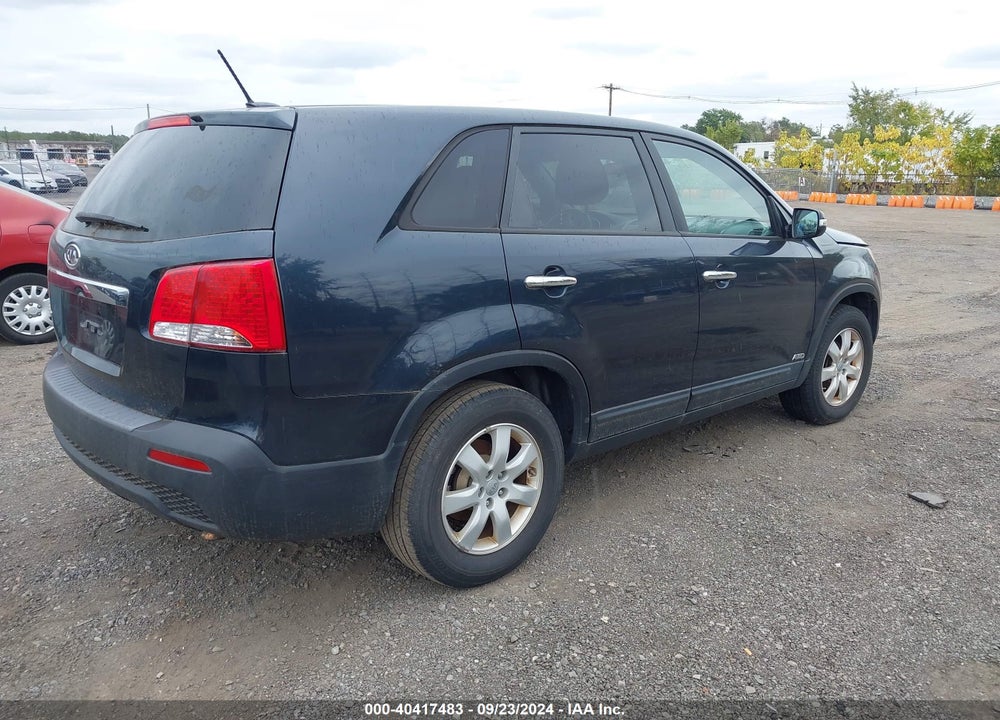2013 KIA SORENTO LX VIN: 5XYKTCA63DG385364