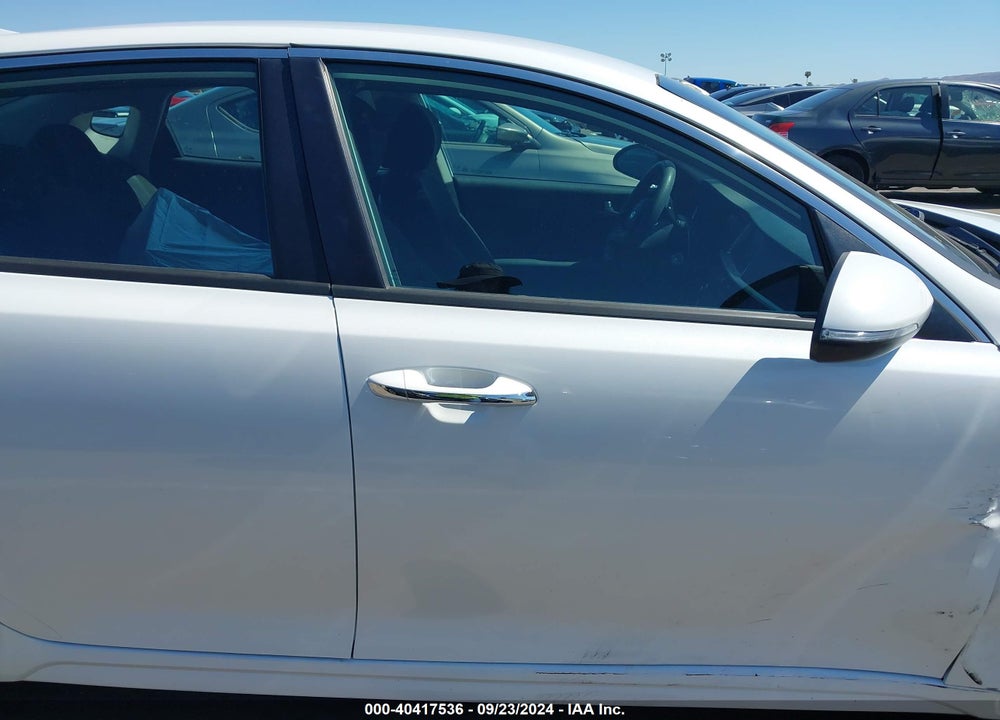 2019 KIA OPTIMA LX VIN: 5XXGT4L36KG286490